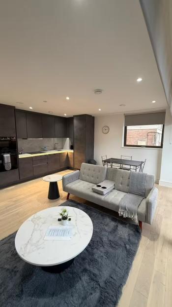 Two Bedrooms Luxuries Apartment, 57 Colts Village C — photo 2