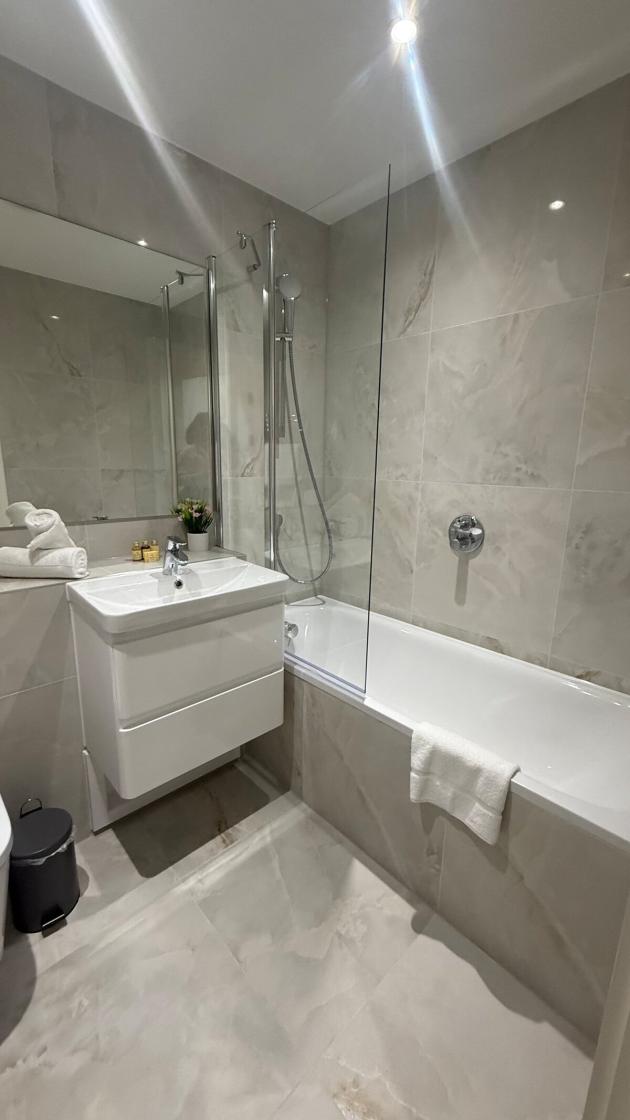 Two Bedrooms Luxuries Apartment, 66 Colts Village C — photo 10