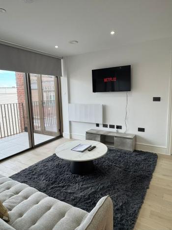 One Bedroom Luxuries Apartment,68 Colts Village C — photo 4