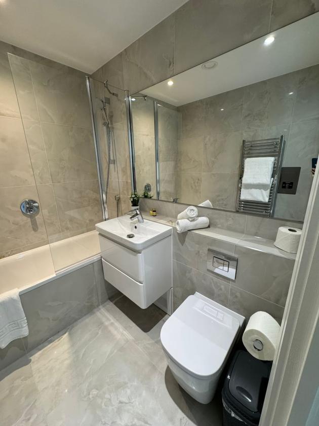 One Bedroom Luxuries Apartment,68 Colts Village C — photo 8