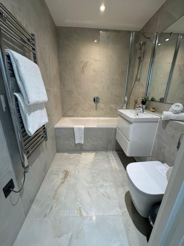 One Bedroom Luxuries Apartment,68 Colts Village C — photo 9