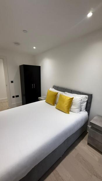 Two Bedrooms Luxuries Apartment, 69 Colts Village C — photo 8