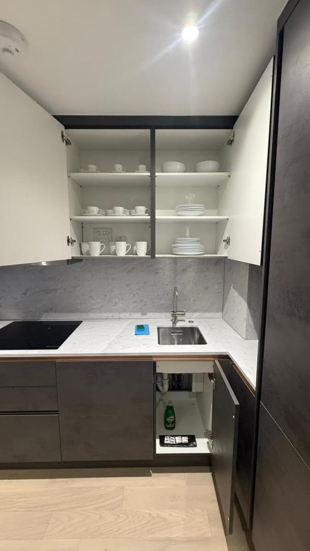 Two Bedrooms Luxuries Apartment, 69 Colts Village C — photo 11