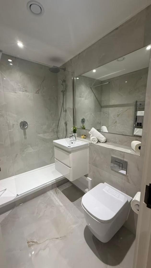 Two Bedrooms Luxuries Apartment, 69 Colts Village C — photo 15