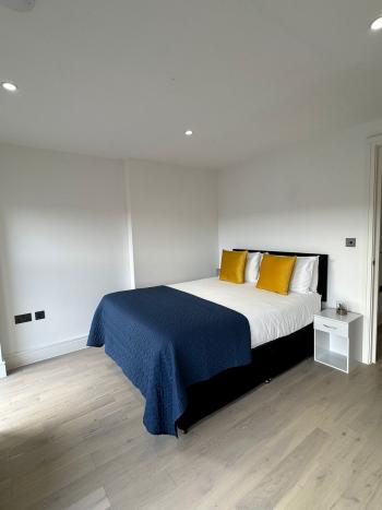 One Bedroom Luxuries Apartment,70 Colts Village C — photo 3
