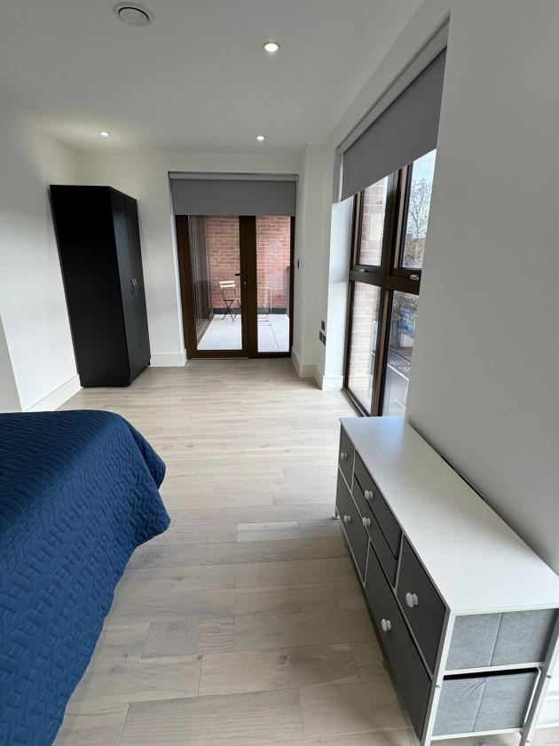 One Bedroom Luxuries Apartment,70 Colts Village C — photo 8