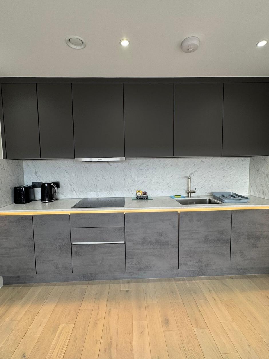 One Bedroom Luxuries Apartment,70 Colts Village C — photo 11