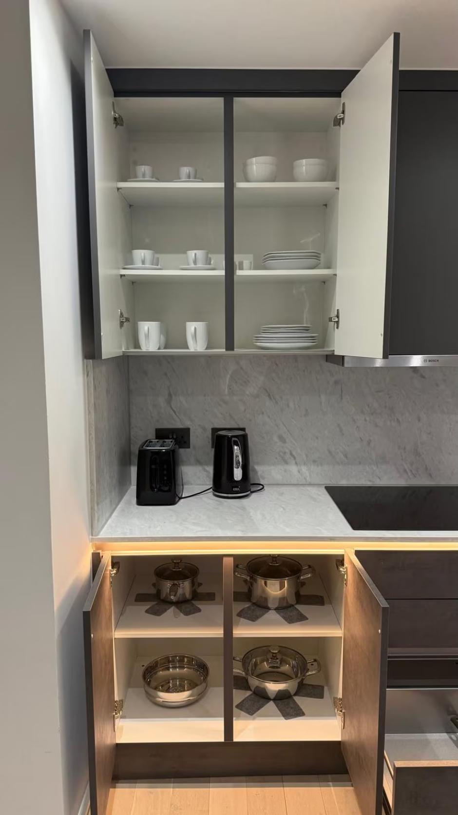 One Bedroom Luxuries Apartment,70 Colts Village C — photo 15