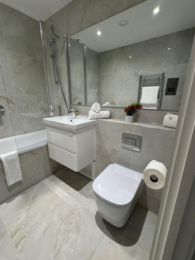 One Bedroom Luxuries Apartment, 73 Colts Village C — photo 6
