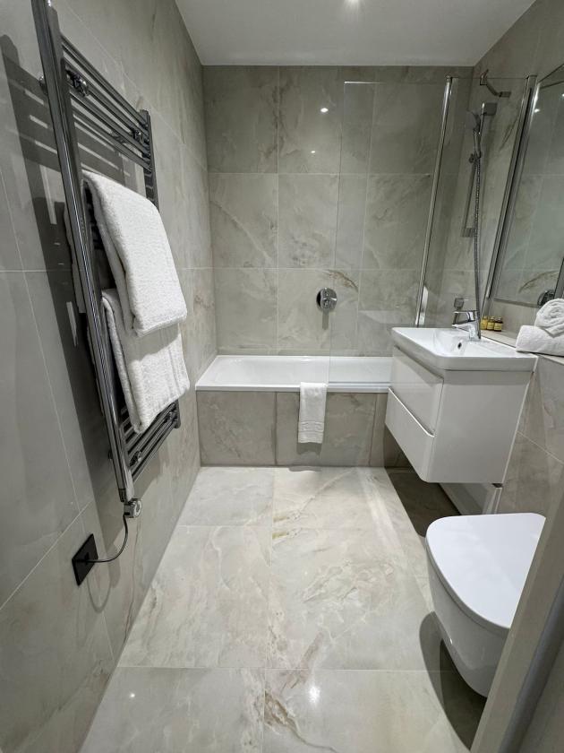 One Bedroom Luxuries Apartment, 73 Colts Village C — photo 7