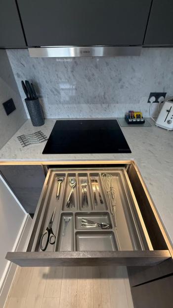One Bedroom Luxuries Apartment, 77 Colts Village C — photo 4