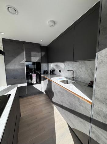 Penthouse ,Three Bedrooms Luxuries Apartment, 78 Colts Village C — photo 4