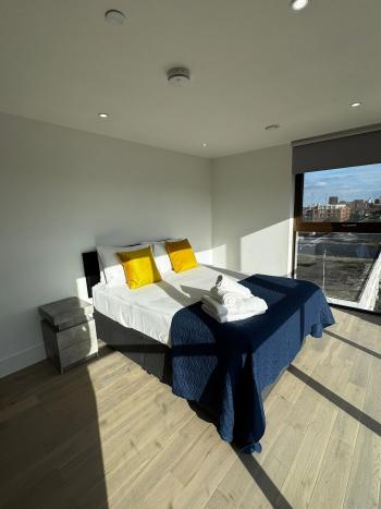 Penthouse ,Three Bedrooms Luxuries Apartment, 78 Colts Village C — photo 6