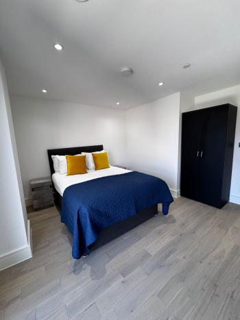Penthouse ,Three Bedrooms Luxuries Apartment, 78 Colts Village C — photo 7
