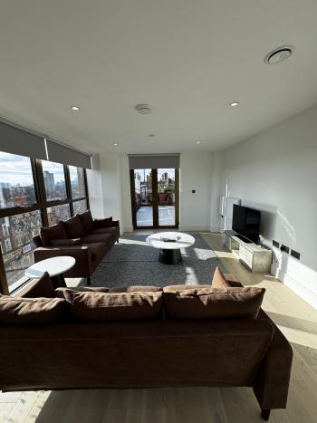 Penthouse ,Three Bedrooms Luxuries Apartment, 78 Colts Village C — photo 9