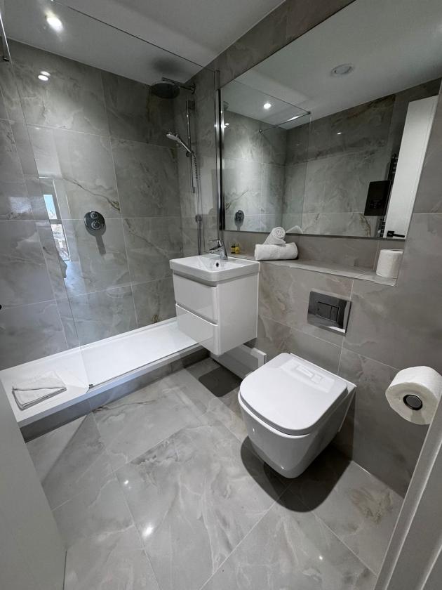 Penthouse ,Three Bedrooms Luxuries Apartment, 78 Colts Village C — photo 15