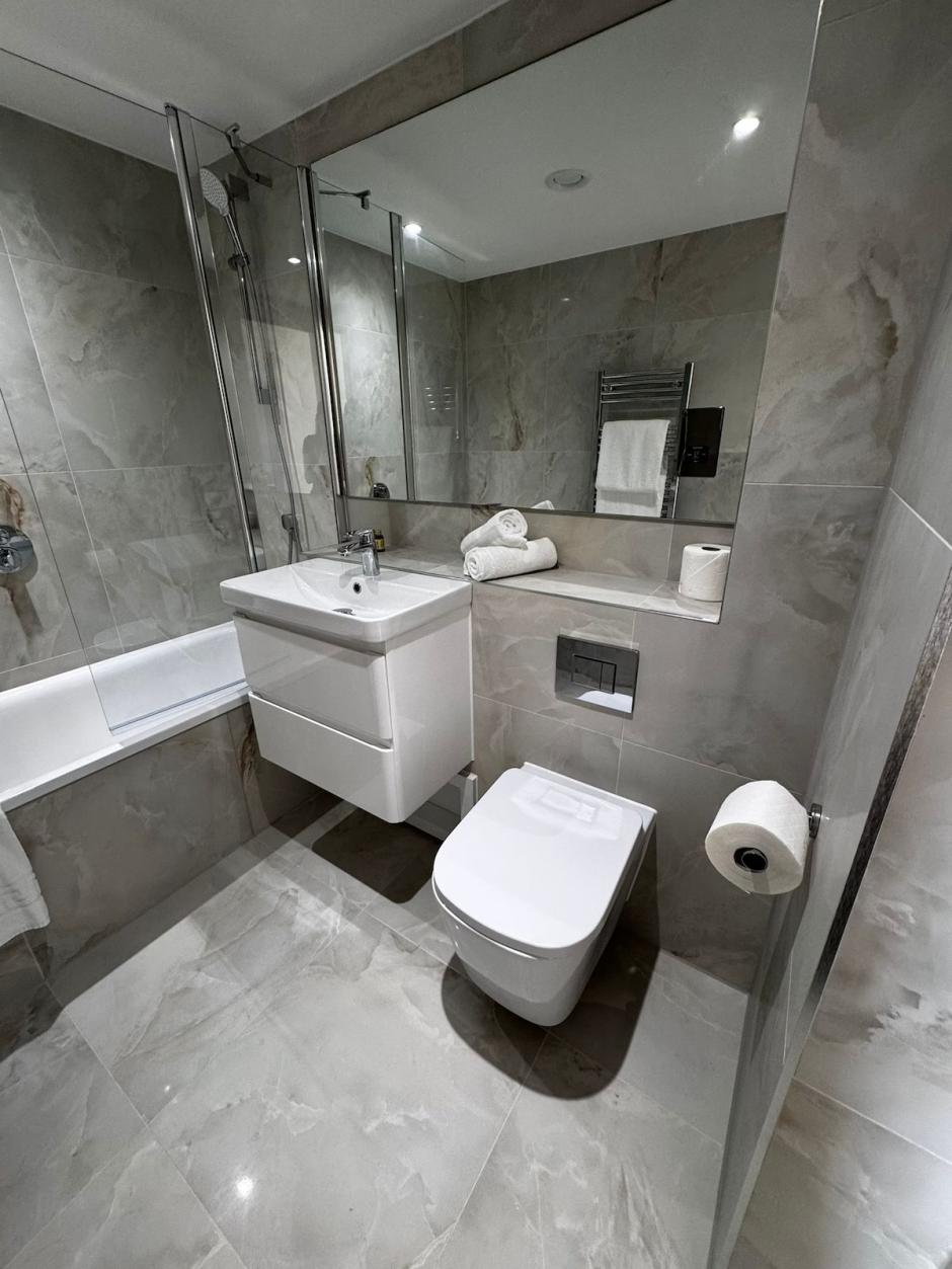 Penthouse ,Three Bedrooms Luxuries Apartment, 78 Colts Village C — photo 20