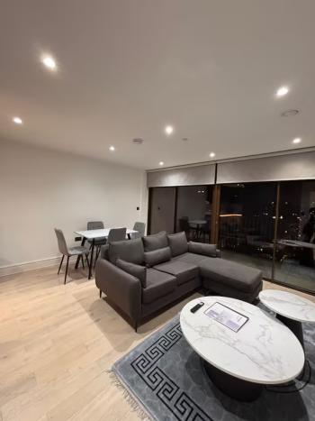 Three Bedrooms Luxuries Apartment, 67 Colts Village C — photo 2