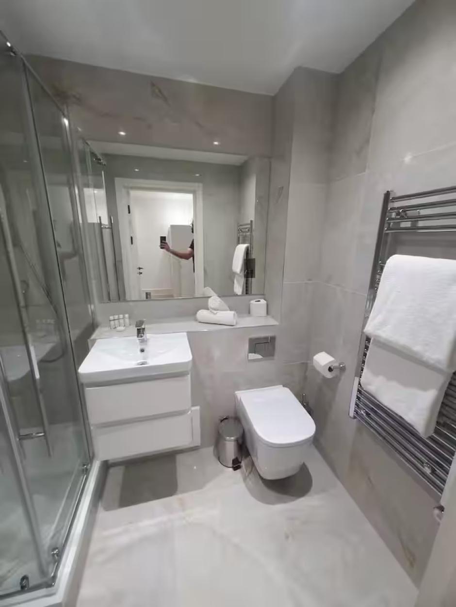 Three Bedrooms Luxuries Apartment, 67 Colts Village C — photo 12