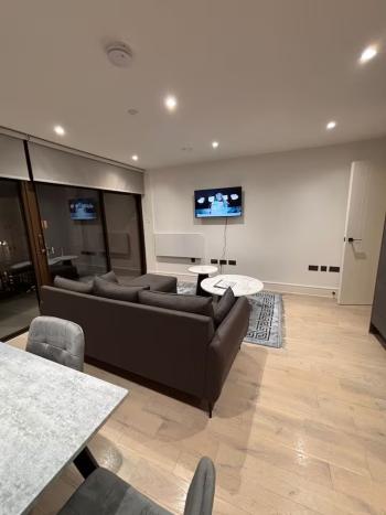 Three Bedrooms Luxuries Apartment, 81 Colts Village C — photo 10