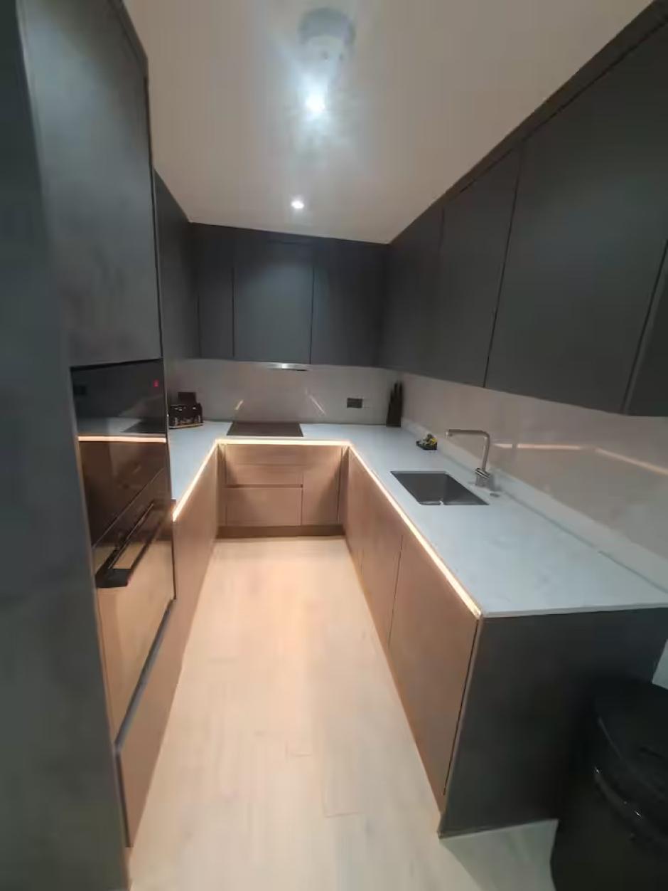 Three Bedrooms Luxuries Apartment, 81 Colts Village C