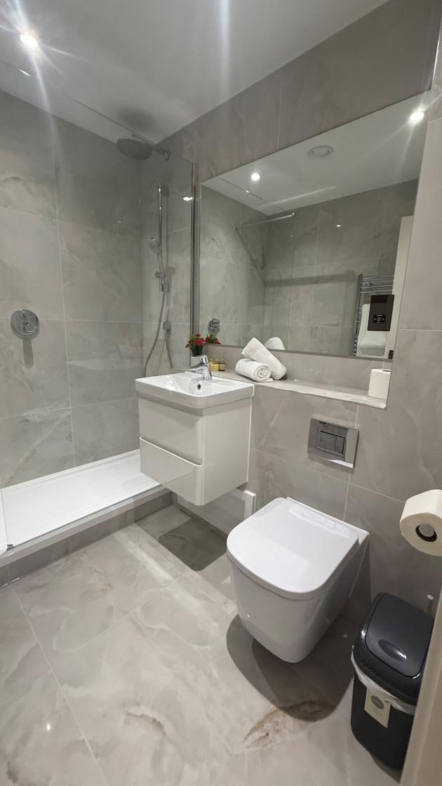 Two Bedrooms Luxuries Apartment, 59 Colts Village C — photo 8