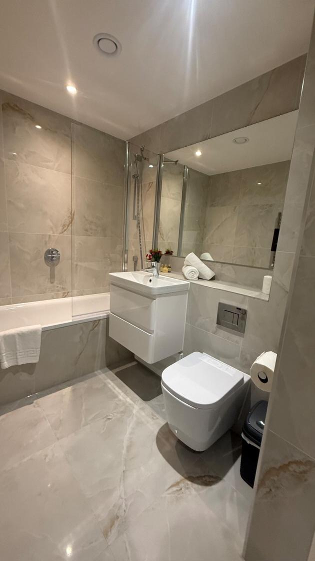Two Bedrooms Luxuries Apartment, 59 Colts Village C — photo 10
