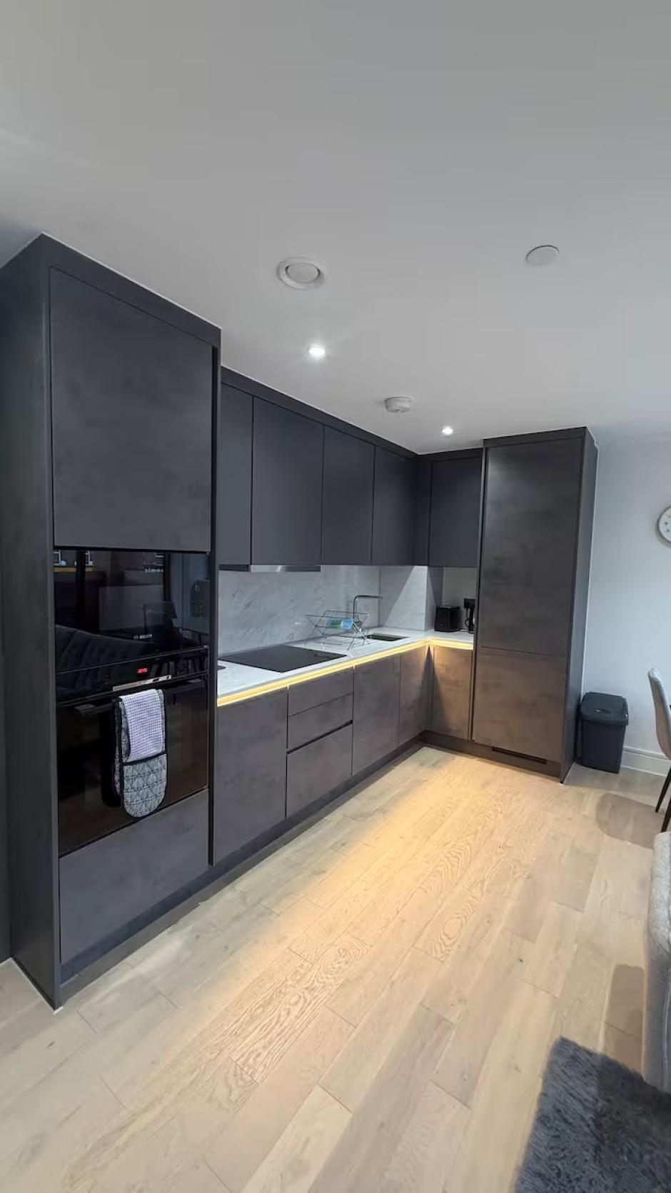 Two Bedrooms Luxuries Apartment, 59 Colts Village C — photo 13