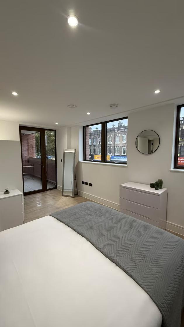 One Bedroom Luxuries Apartment,  60 Colts Village C — photo 4