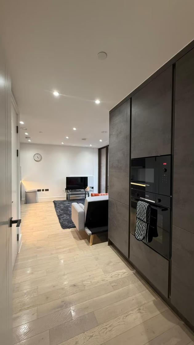 One Bedroom Luxuries Apartment,  60 Colts Village C — photo 5