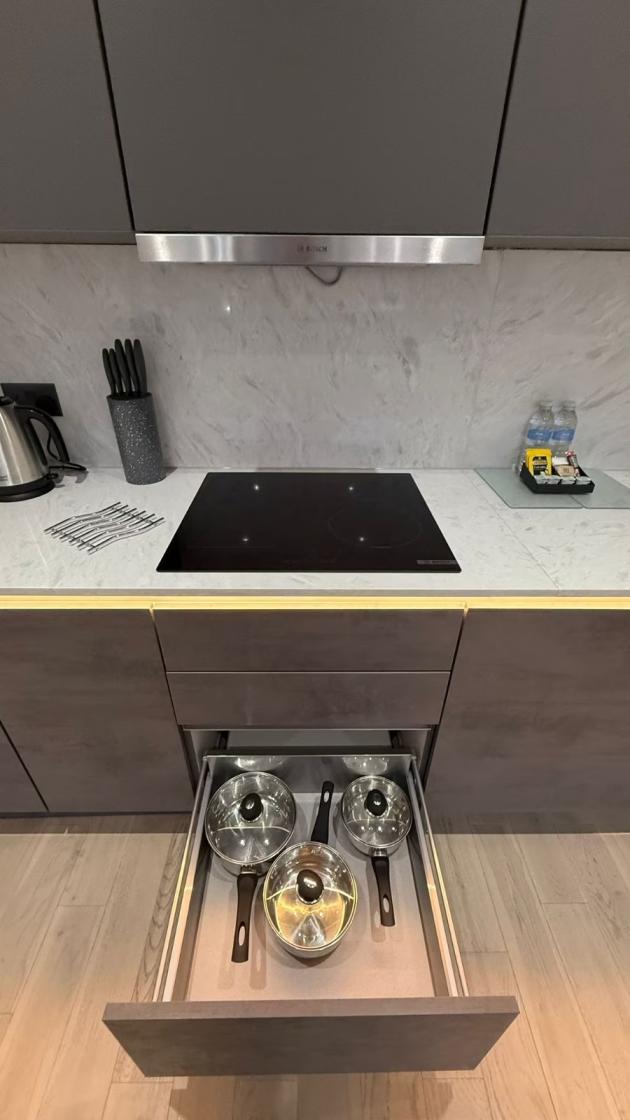One Bedroom Luxuries Apartment,  60 Colts Village C — photo 6