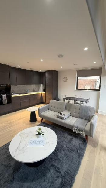 Two Bedrooms Luxuries Apartment,61 Colts Village C — photo 2