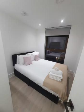 Three Bedrooms Luxuries Apartment, 62 Colts Village C — photo 9