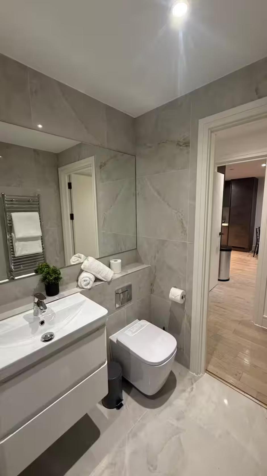 Three Bedrooms Luxuries Apartment, 62 Colts Village C — photo 14