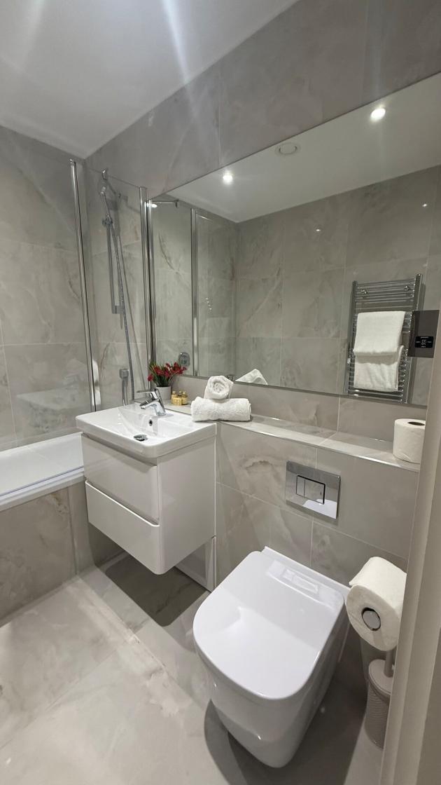One Bedroom Luxuries Apartment, 63 Colts Village C — photo 6