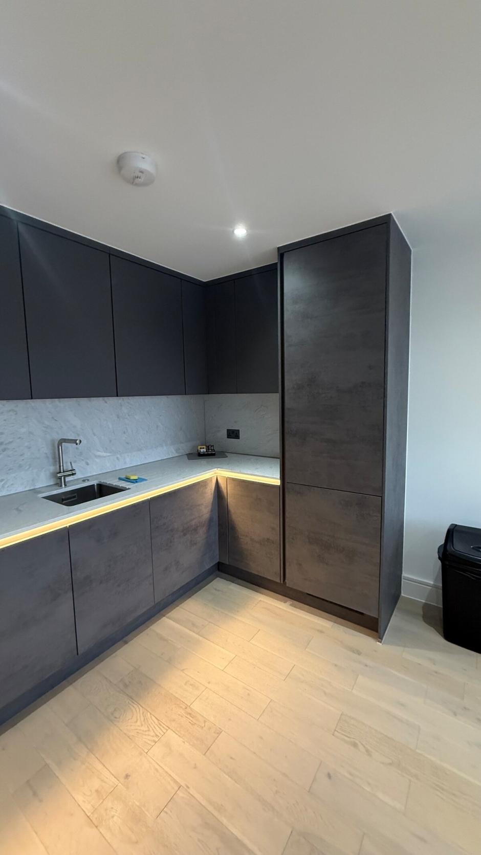 One Bedroom Luxuries Apartment, 63 Colts Village C — photo 7