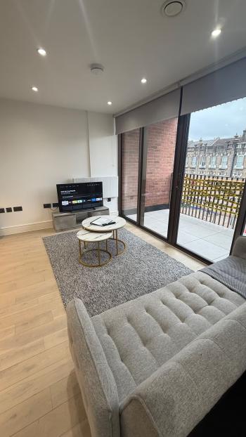 One Bedroom Luxuries Apartment, 65 Colts Village C — photo 3
