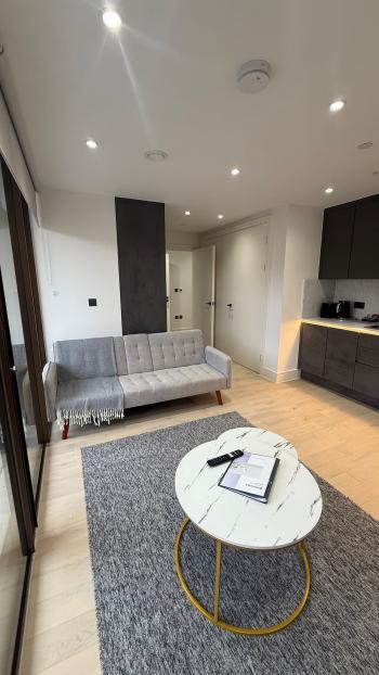One Bedroom Luxuries Apartment, 65 Colts Village C — photo 4