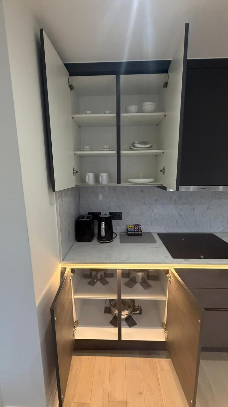 One Bedroom Luxuries Apartment, 65 Colts Village C — photo 10
